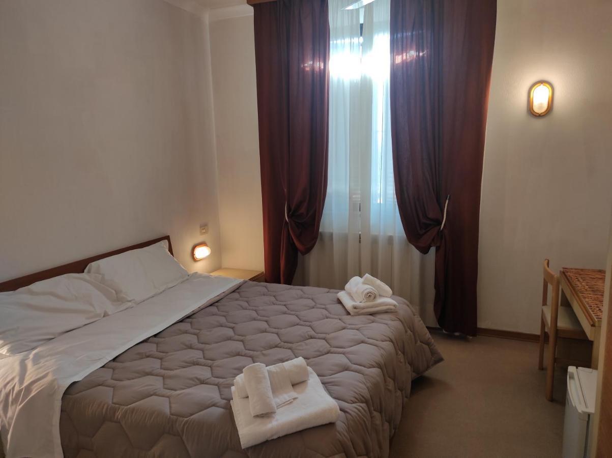 Hotel Centrale Чиуси Номер фото