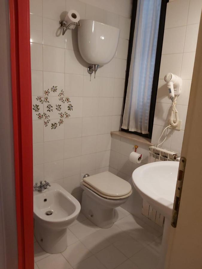 Hotel Centrale Чиуси Экстерьер фото
