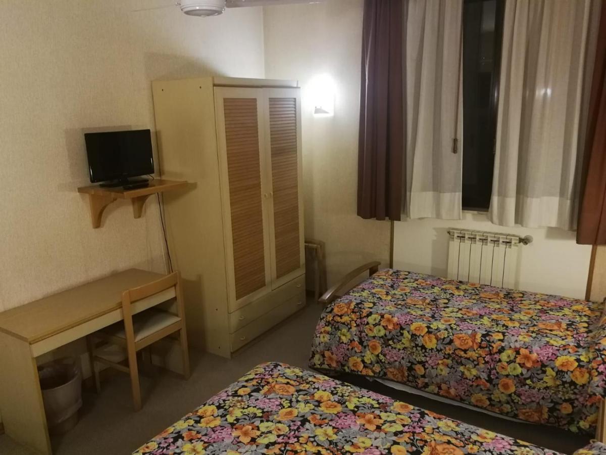 Hotel Centrale Чиуси Экстерьер фото